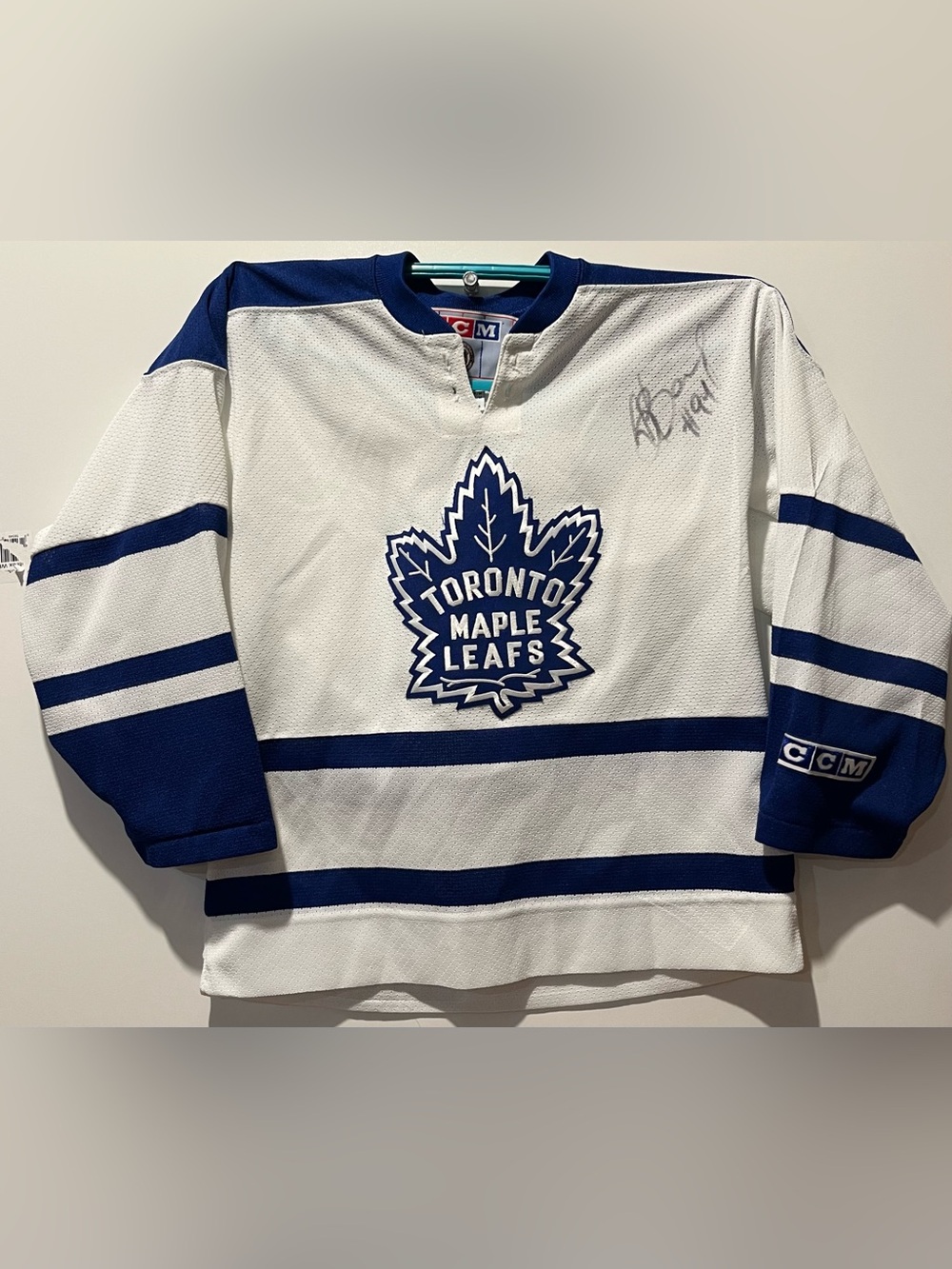 CCM Toronto Maple Leafs jersey sz boys small
